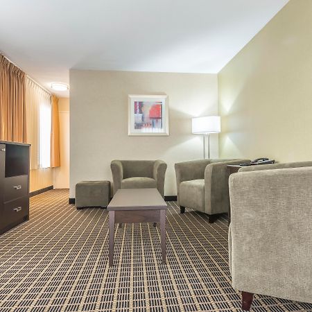 Quality Inn & Suites Downtown Windsor Luaran gambar