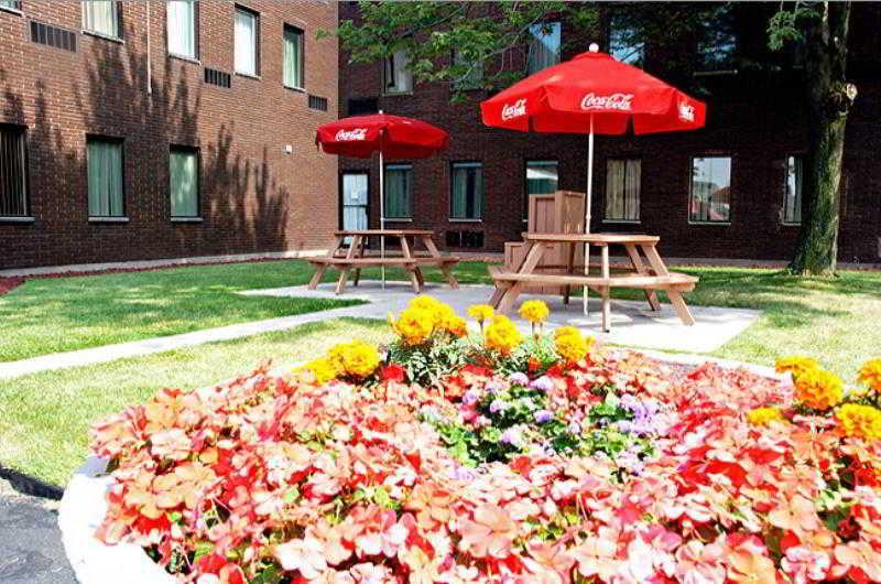 Quality Inn & Suites Downtown Windsor Luaran gambar